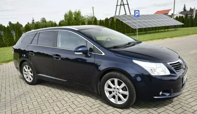 TOYOTA Avensis 