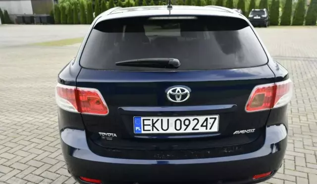 TOYOTA Avensis 
