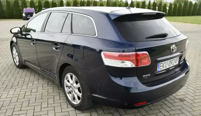 TOYOTA Avensis 