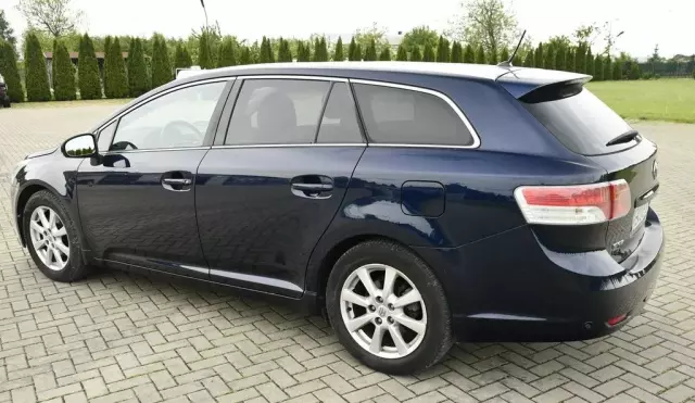 TOYOTA Avensis 