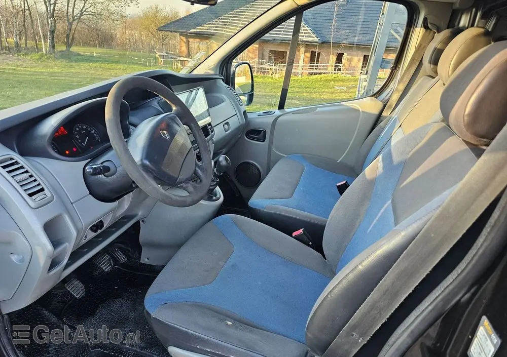 RENAULT Trafic 