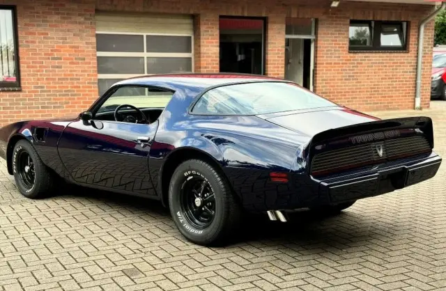PONTIAC Firebird 