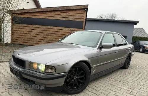 BMW 728 