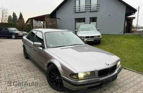 BMW 728 