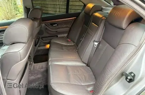 BMW 728 
