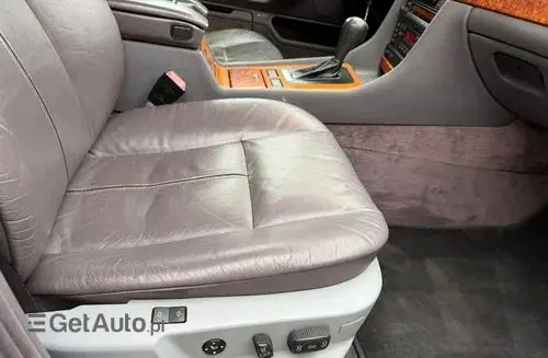 BMW 728 