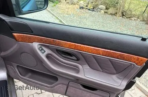 BMW 728 