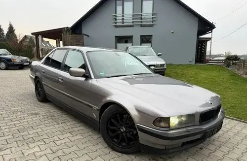 BMW 728 