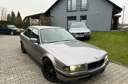 BMW 728 