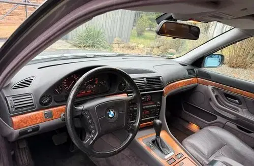 BMW 728 