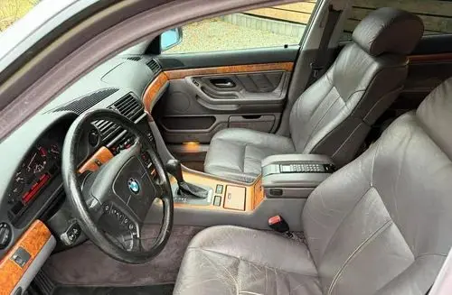 BMW 728 