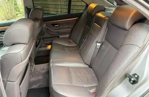 BMW 728 