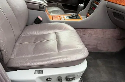 BMW 728 