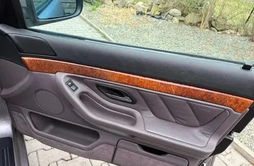 BMW 728 