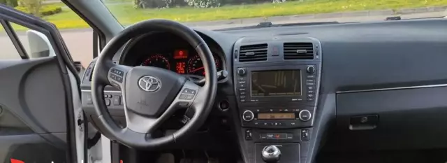 TOYOTA Avensis 