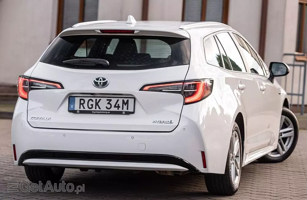 TOYOTA Corolla 1.8 Hybrid Touring Sports