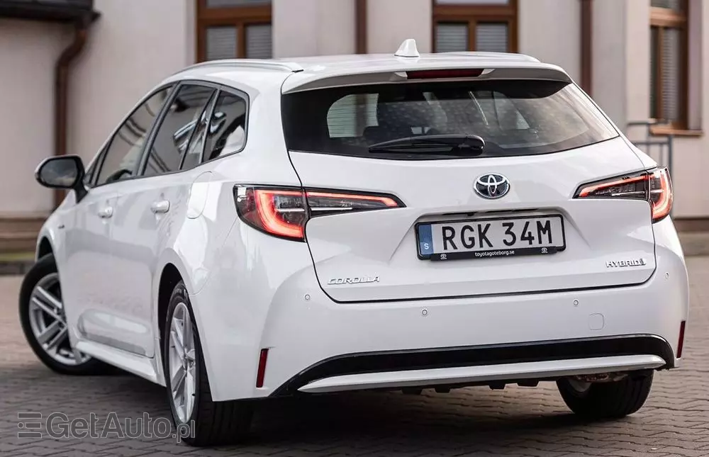 TOYOTA Corolla 1.8 Hybrid Touring Sports