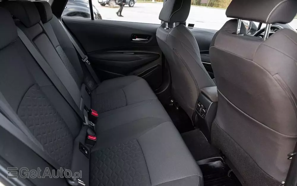 TOYOTA Corolla 1.8 Hybrid Touring Sports