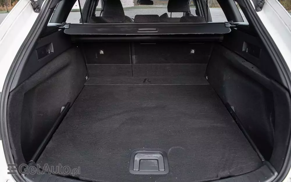 TOYOTA Corolla 1.8 Hybrid Touring Sports