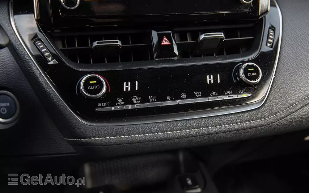 TOYOTA Corolla 1.8 Hybrid Touring Sports