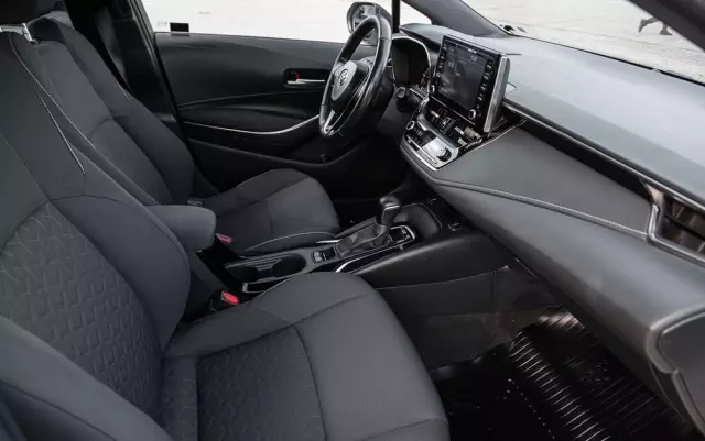 TOYOTA Corolla 1.8 Hybrid Touring Sports