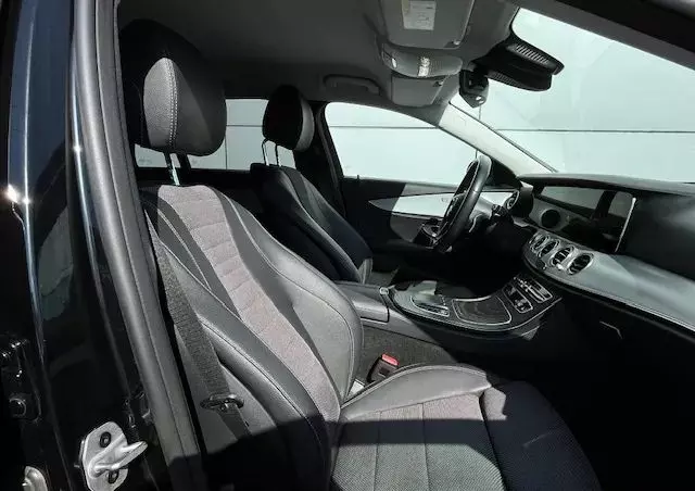 MERCEDES-BENZ Klasa E 300 de Avantgarde