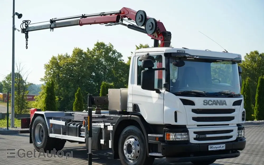 SCANIA P 280 / 4X2 / SIŁOWNIK DO WYWROTU / + HDS HMF 635 / UDŹWIG 1 500 KG / MAX WYSÓW 7 M / STEROWANIE RADIOWE / EURO 6 