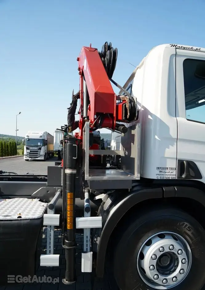 SCANIA P 280 / 4X2 / SIŁOWNIK DO WYWROTU / + HDS HMF 635 / UDŹWIG 1 500 KG / MAX WYSÓW 7 M / STEROWANIE RADIOWE / EURO 6 
