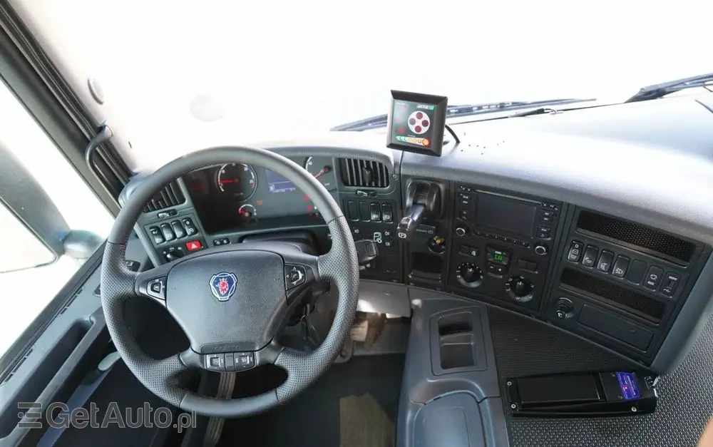 SCANIA P 280 / 4X2 / SIŁOWNIK DO WYWROTU / + HDS HMF 635 / UDŹWIG 1 500 KG / MAX WYSÓW 7 M / STEROWANIE RADIOWE / EURO 6 