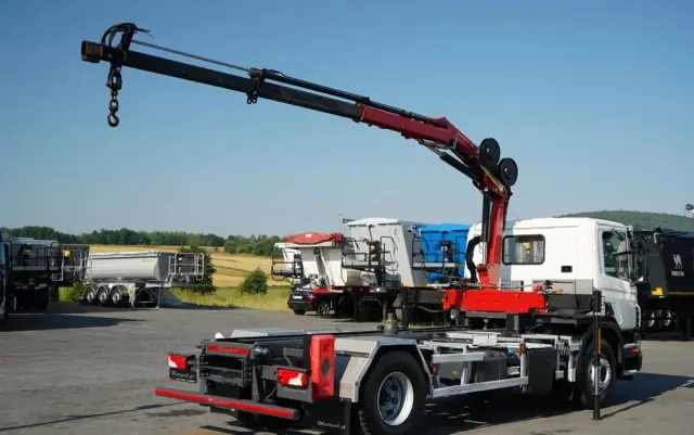 SCANIA P 280 / 4X2 / SIŁOWNIK DO WYWROTU / + HDS HMF 635 / UDŹWIG 1 500 KG / MAX WYSÓW 7 M / STEROWANIE RADIOWE / EURO 6 
