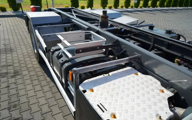 SCANIA P 280 / 4X2 / SIŁOWNIK DO WYWROTU / + HDS HMF 635 / UDŹWIG 1 500 KG / MAX WYSÓW 7 M / STEROWANIE RADIOWE / EURO 6 