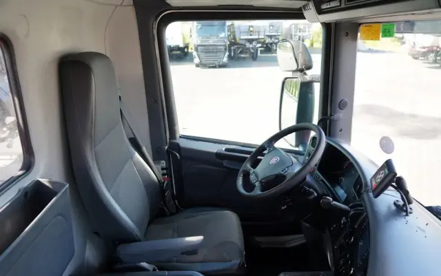 SCANIA P 280 / 4X2 / SIŁOWNIK DO WYWROTU / + HDS HMF 635 / UDŹWIG 1 500 KG / MAX WYSÓW 7 M / STEROWANIE RADIOWE / EURO 6 