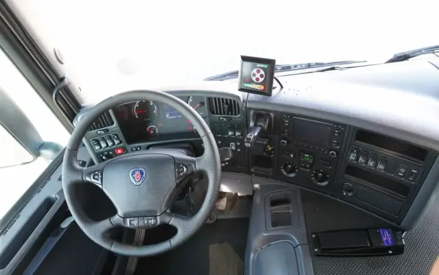 SCANIA P 280 / 4X2 / SIŁOWNIK DO WYWROTU / + HDS HMF 635 / UDŹWIG 1 500 KG / MAX WYSÓW 7 M / STEROWANIE RADIOWE / EURO 6 