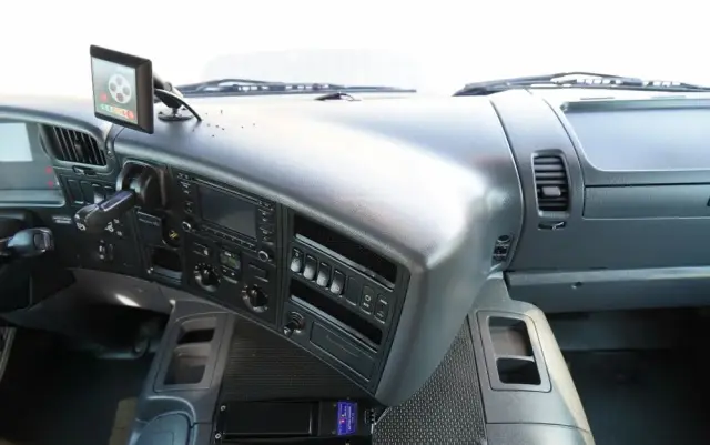 SCANIA P 280 / 4X2 / SIŁOWNIK DO WYWROTU / + HDS HMF 635 / UDŹWIG 1 500 KG / MAX WYSÓW 7 M / STEROWANIE RADIOWE / EURO 6 