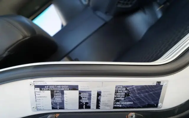 SCANIA P 280 / 4X2 / SIŁOWNIK DO WYWROTU / + HDS HMF 635 / UDŹWIG 1 500 KG / MAX WYSÓW 7 M / STEROWANIE RADIOWE / EURO 6 