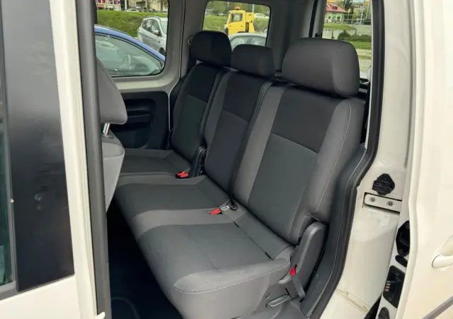 VOLKSWAGEN Caddy 2.0 TDI Comfortline 4Motion DSG