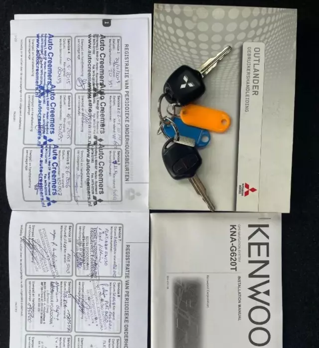 MITSUBISHI Outlander 