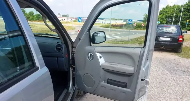 JEEP Cherokee 3.7L Limited