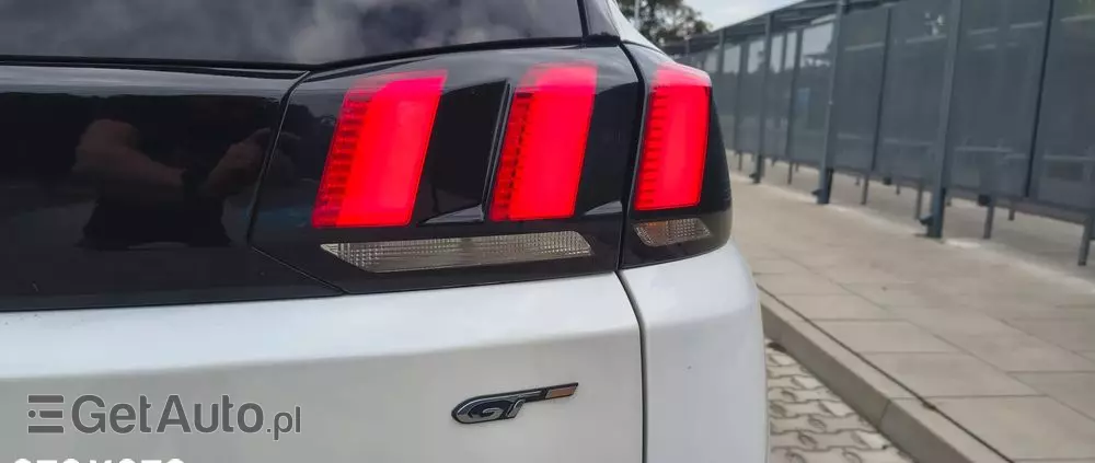 PEUGEOT 5008 BlueHDI 180 EAT8 GT