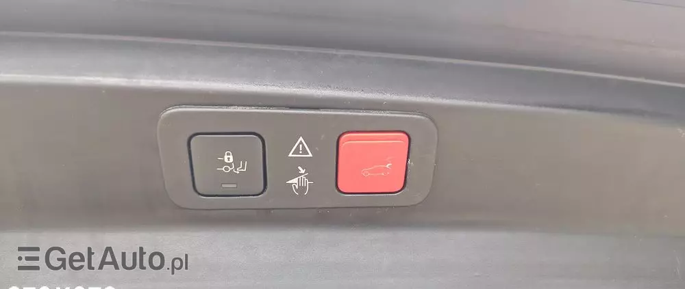 PEUGEOT 5008 BlueHDI 180 EAT8 GT