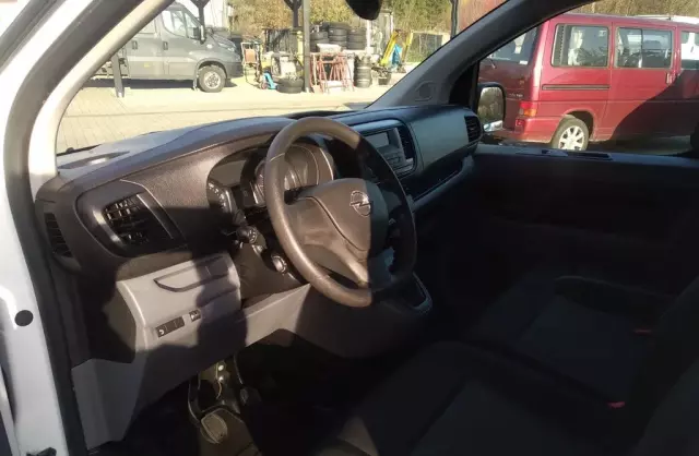 OPEL Vivaro 