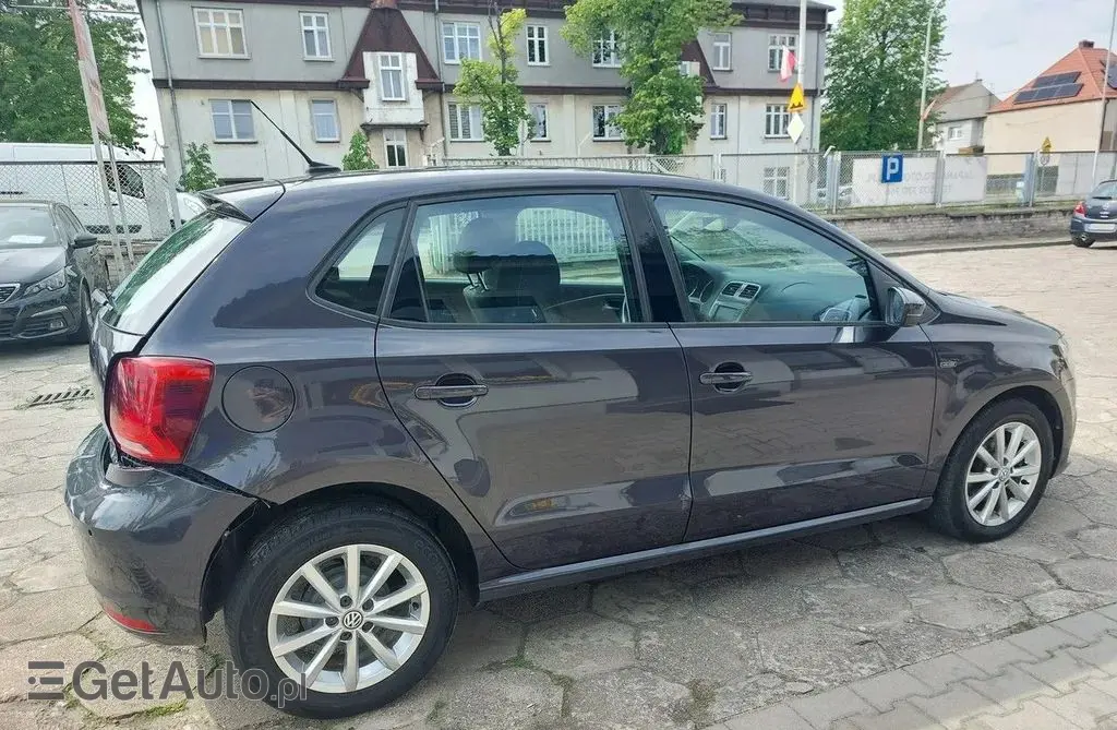 VOLKSWAGEN Polo 