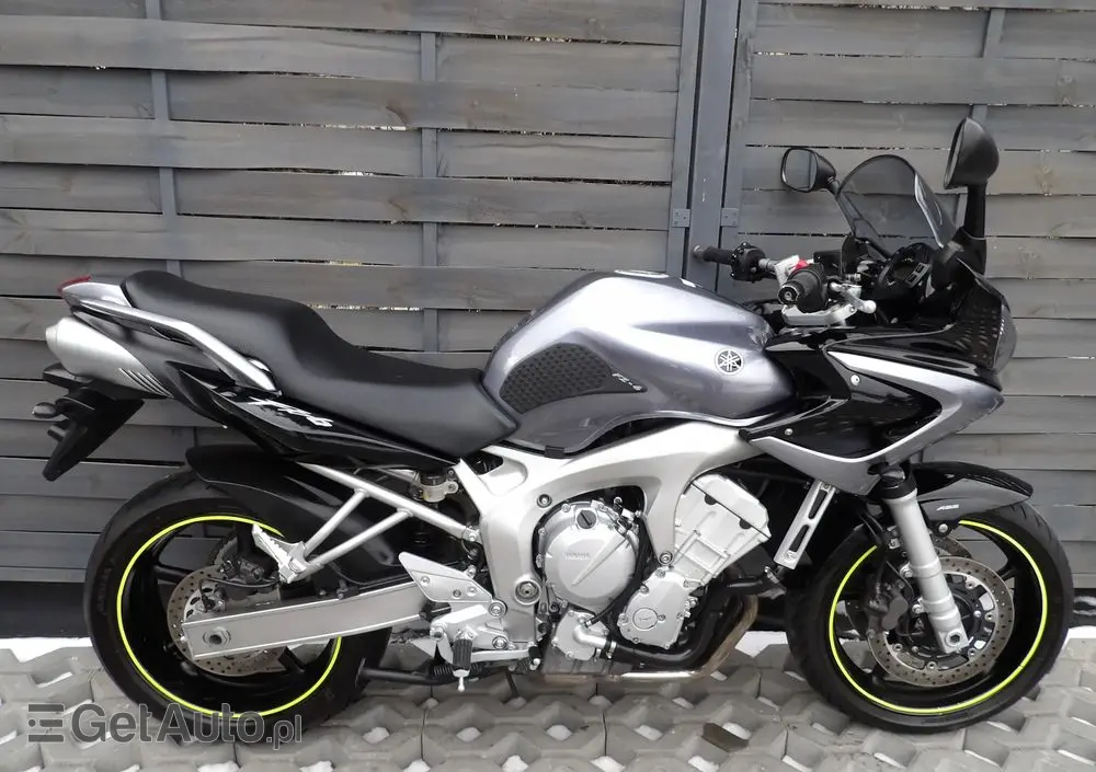 YAMAHA FZ6 