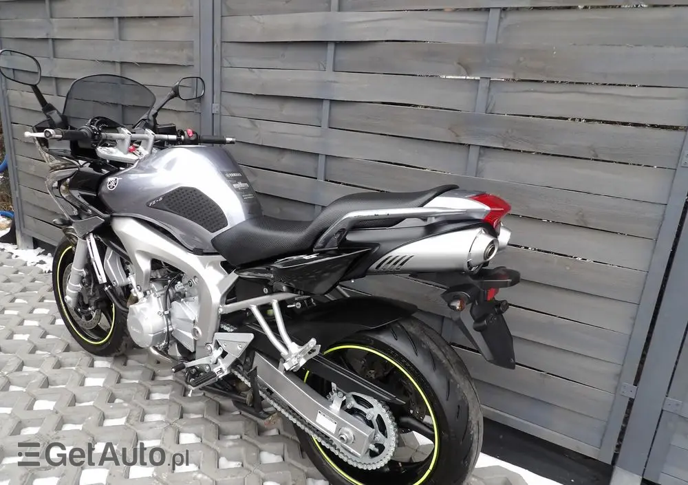 YAMAHA FZ6 