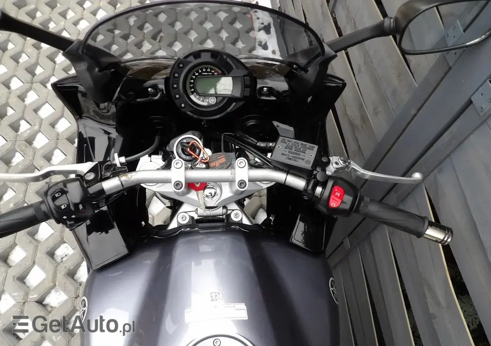 YAMAHA FZ6 
