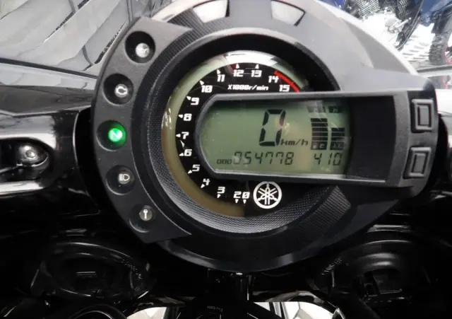 YAMAHA FZ6 