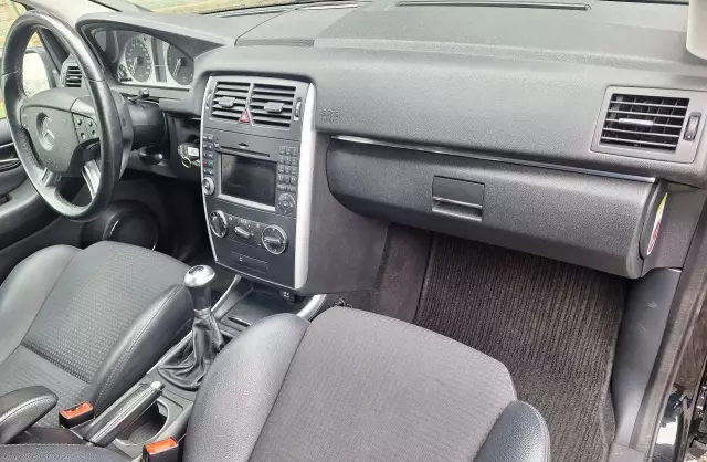 MERCEDES-BENZ Klasa B B 180 CDI (109 KM)