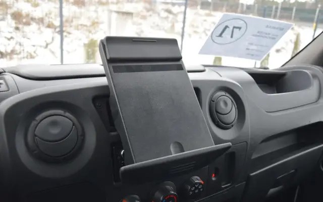 RENAULT MASTER / 2.3 - 150 KM / BRYGADÓWKA / DOKA / 7 OSOBOWY / DOSTAWCZE / BLASZAK / KLIMA / TEMPOMAT / SPROWADZONY 