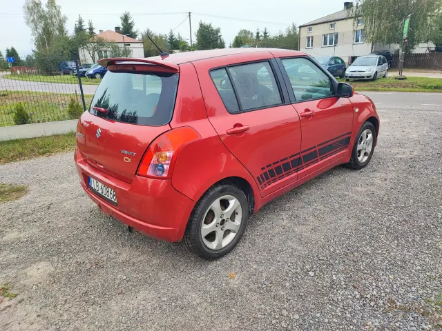 SUZUKI Swift 
