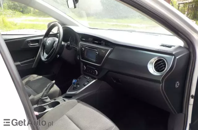TOYOTA Auris 